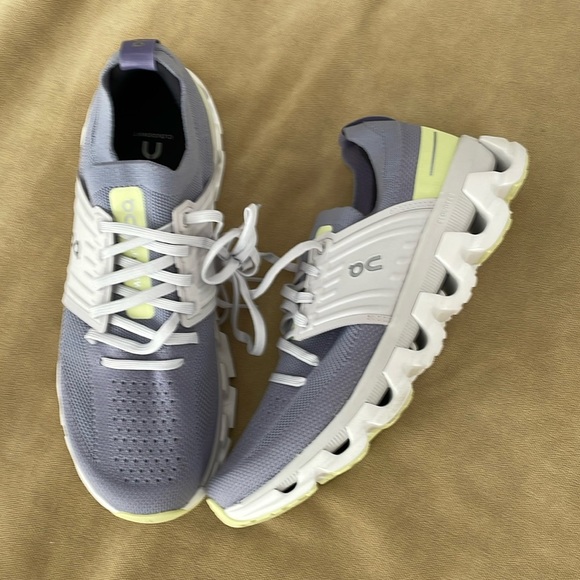 On cloud Swift NWOT - Picture 1 of 5